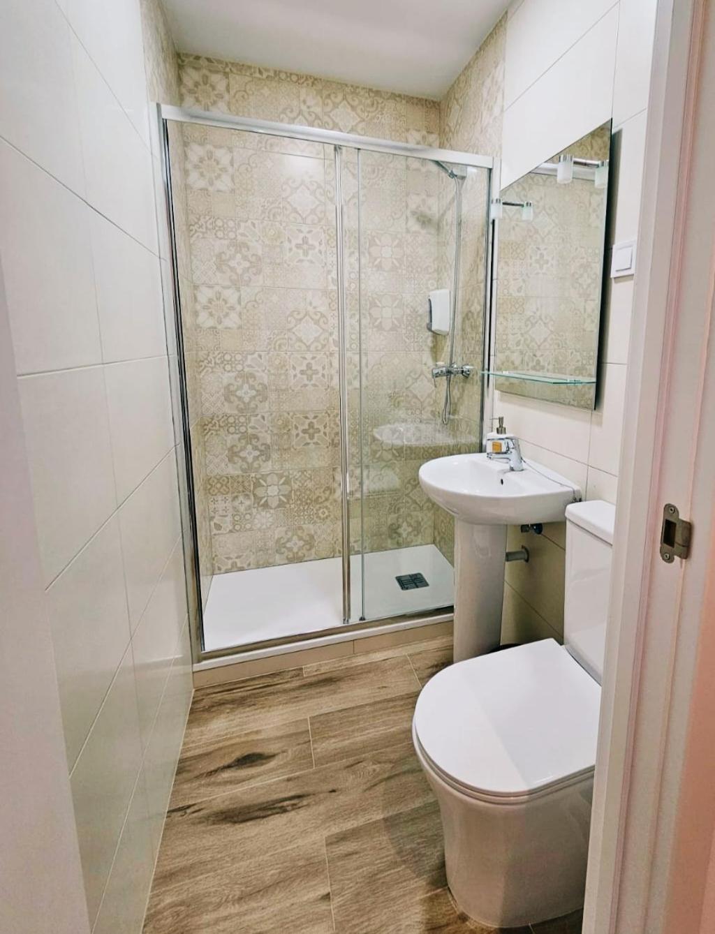 Hostal Andrea Granvia Мадрид Екстериор снимка