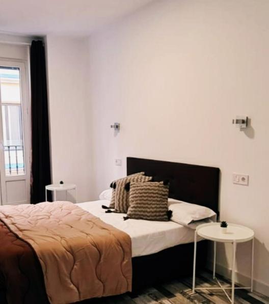 Hostal Andrea Granvia Мадрид Екстериор снимка